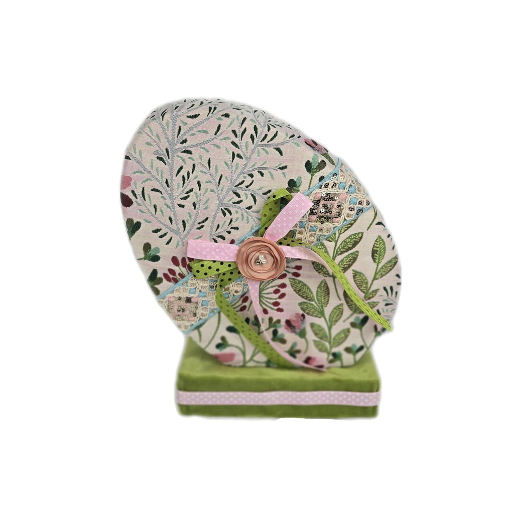 December Diamonds Floral Pattern Easter Egg Decoration