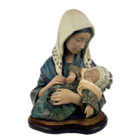 Lladro Porcelain Figurine Young Mother Holding Baby 3521
