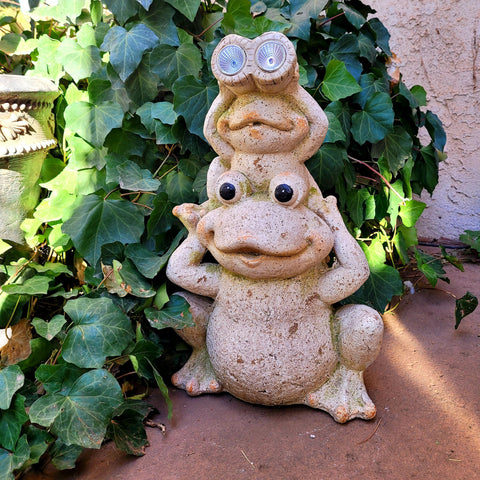 Magnesium Mama And Baby Frog Solar Light Garden Statue