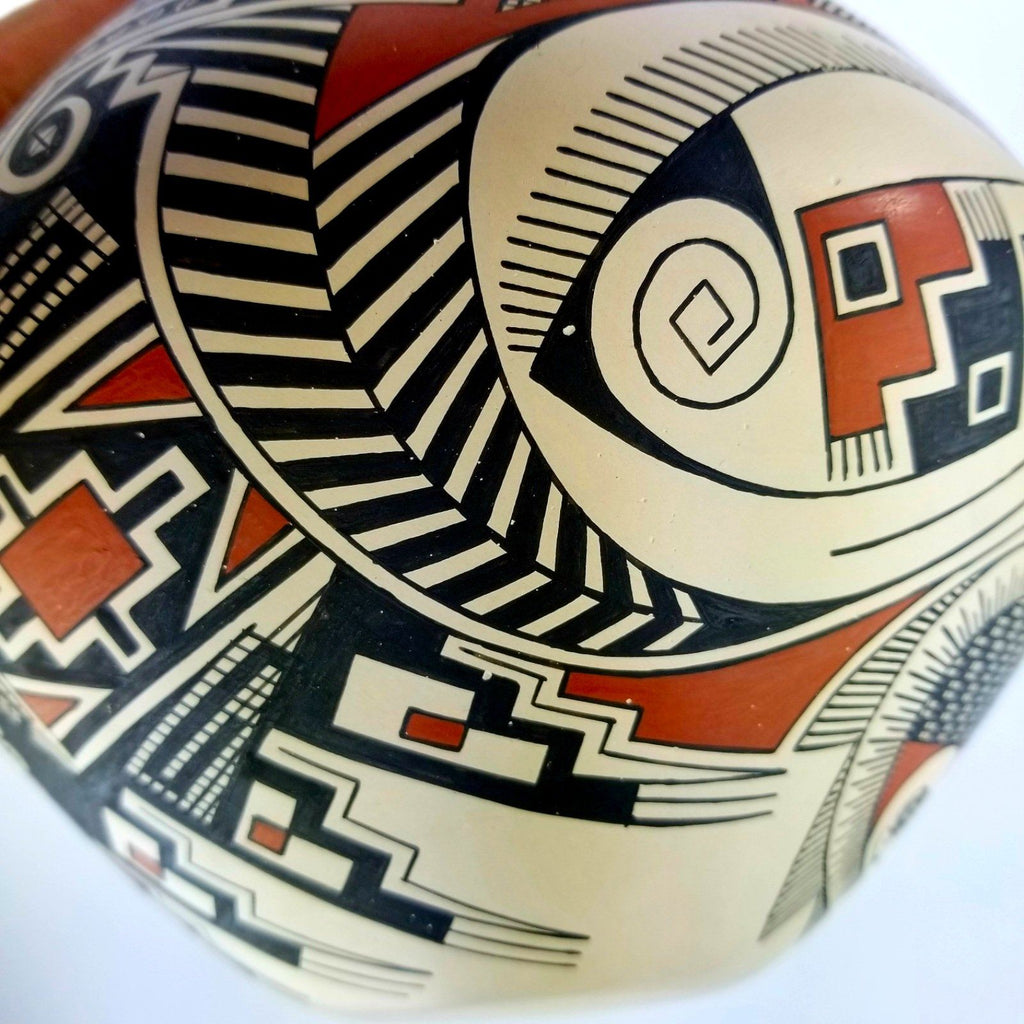 Oscar Rodriguez Guillen Mata Ortiz Pottery Wedding Vase