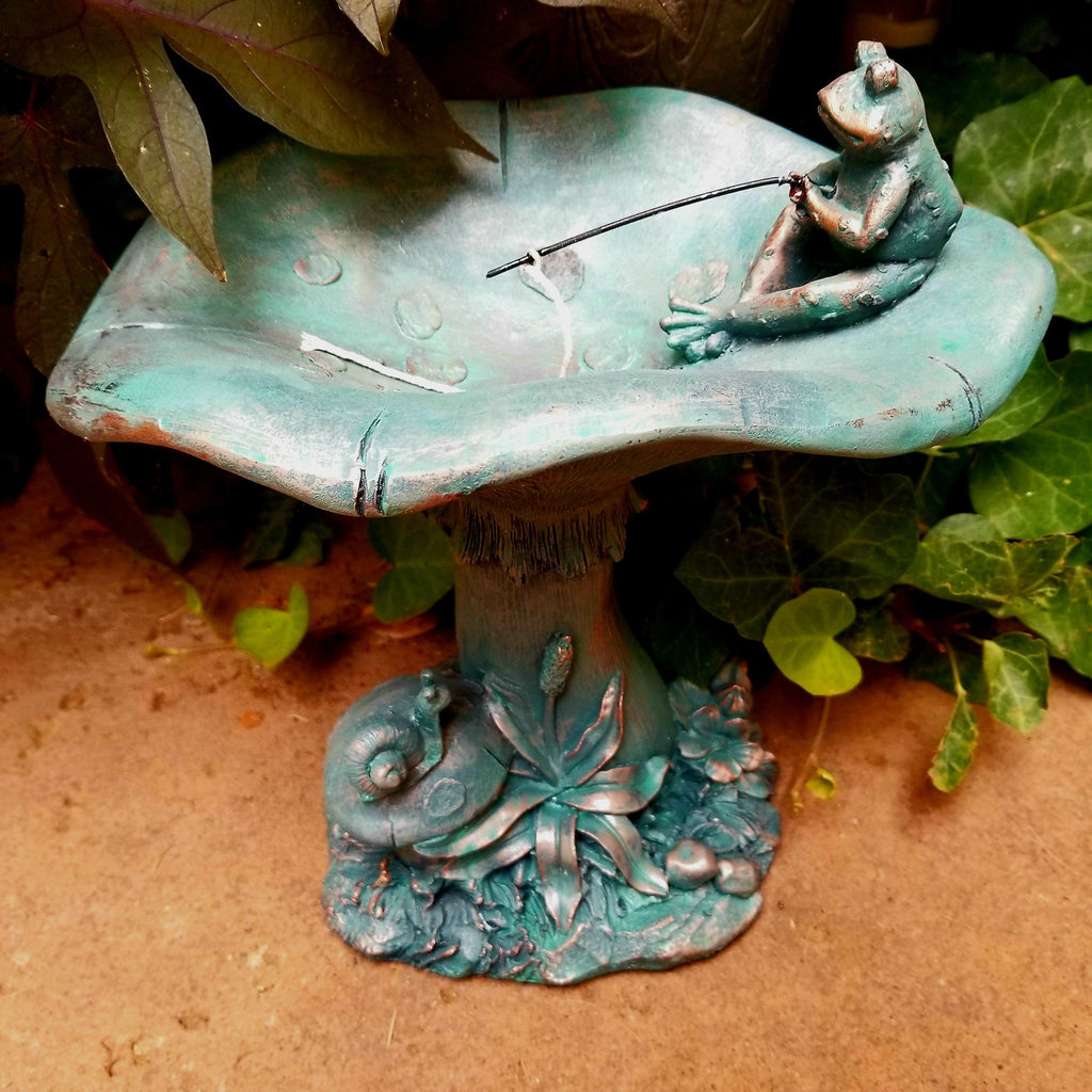 Outdoor Garden Decor Resin Frog Fishing Figurine Bird Bath Or Feeder
